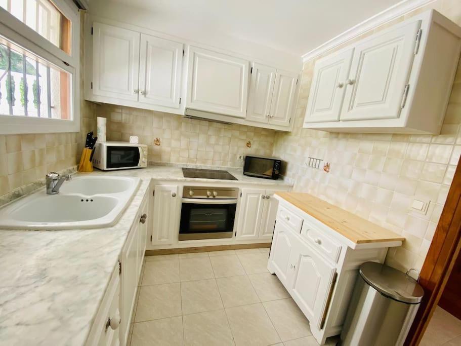Villa With Private Pool And Close To The Beach Calpe Bagian luar foto