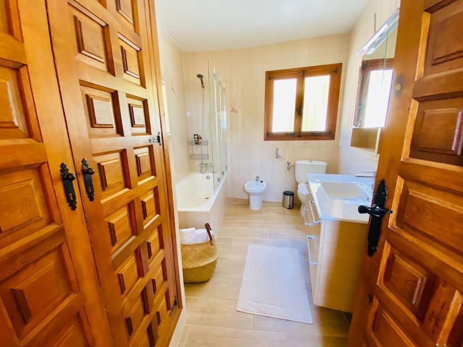 Villa With Private Pool And Close To The Beach Calpe Bagian luar foto